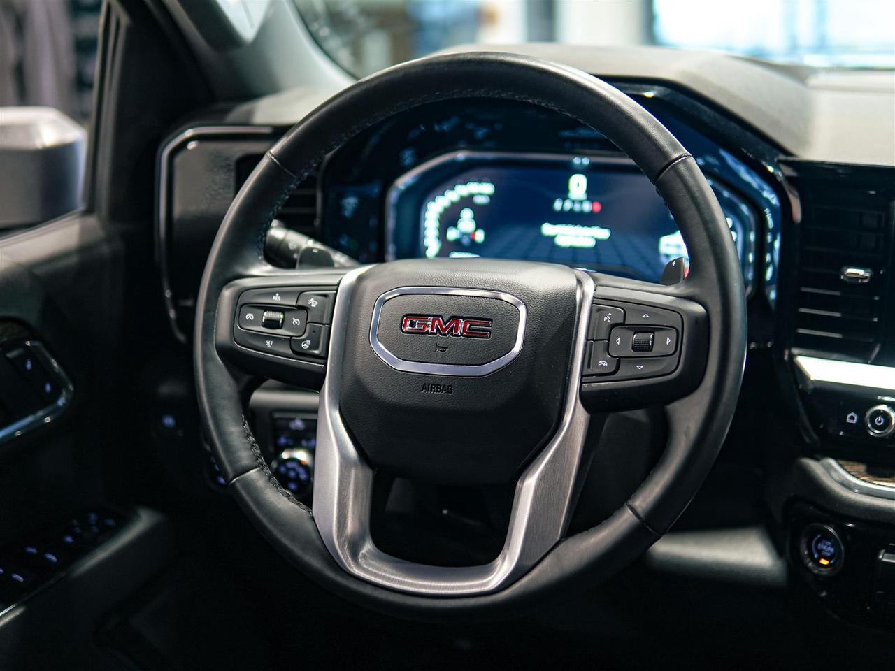 2024 GMC Sierra 1500 ELEVATION CREW CAB | 4X4 | PREF PKG | X31 PKG | NO ACCIDENTS Photo