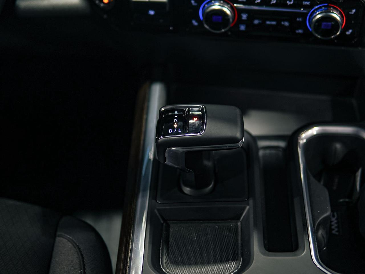 2024 GMC Sierra 1500 ELEVATION CREW CAB | 4X4 | PREF PKG | X31 PKG | NO ACCIDENTS Photo