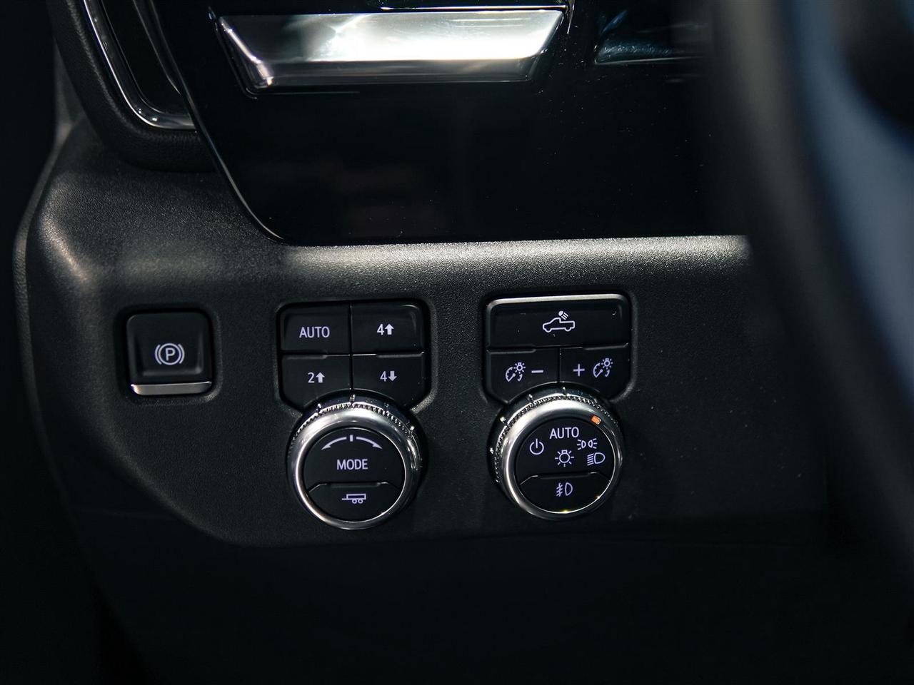2024 GMC Sierra 1500 ELEVATION CREW CAB | 4X4 | PREF PKG | X31 PKG | NO ACCIDENTS Photo