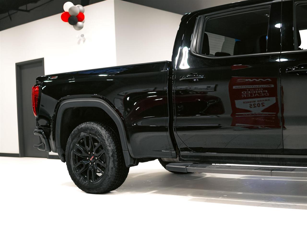 2024 GMC Sierra 1500 ELEVATION CREW CAB | 4X4 | PREF PKG | X31 PKG | NO ACCIDENTS Photo