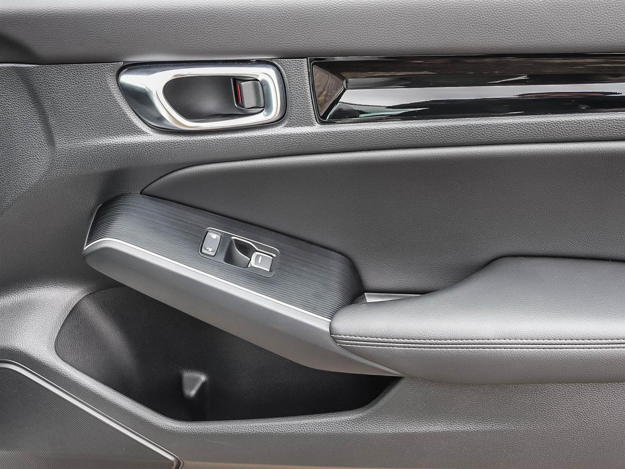 2025 Honda Civic Hybrid Sport Touring Photo