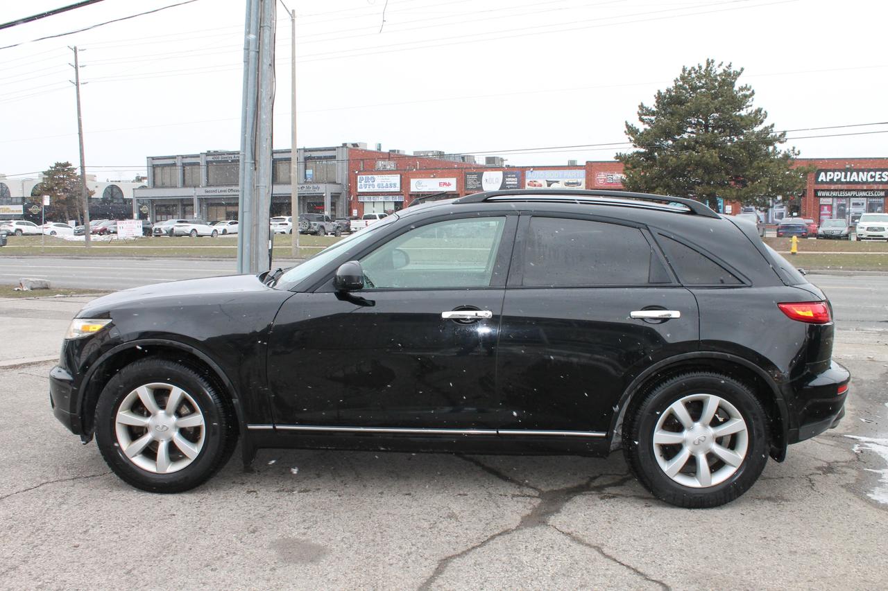 2005 Infiniti FX35  Photo