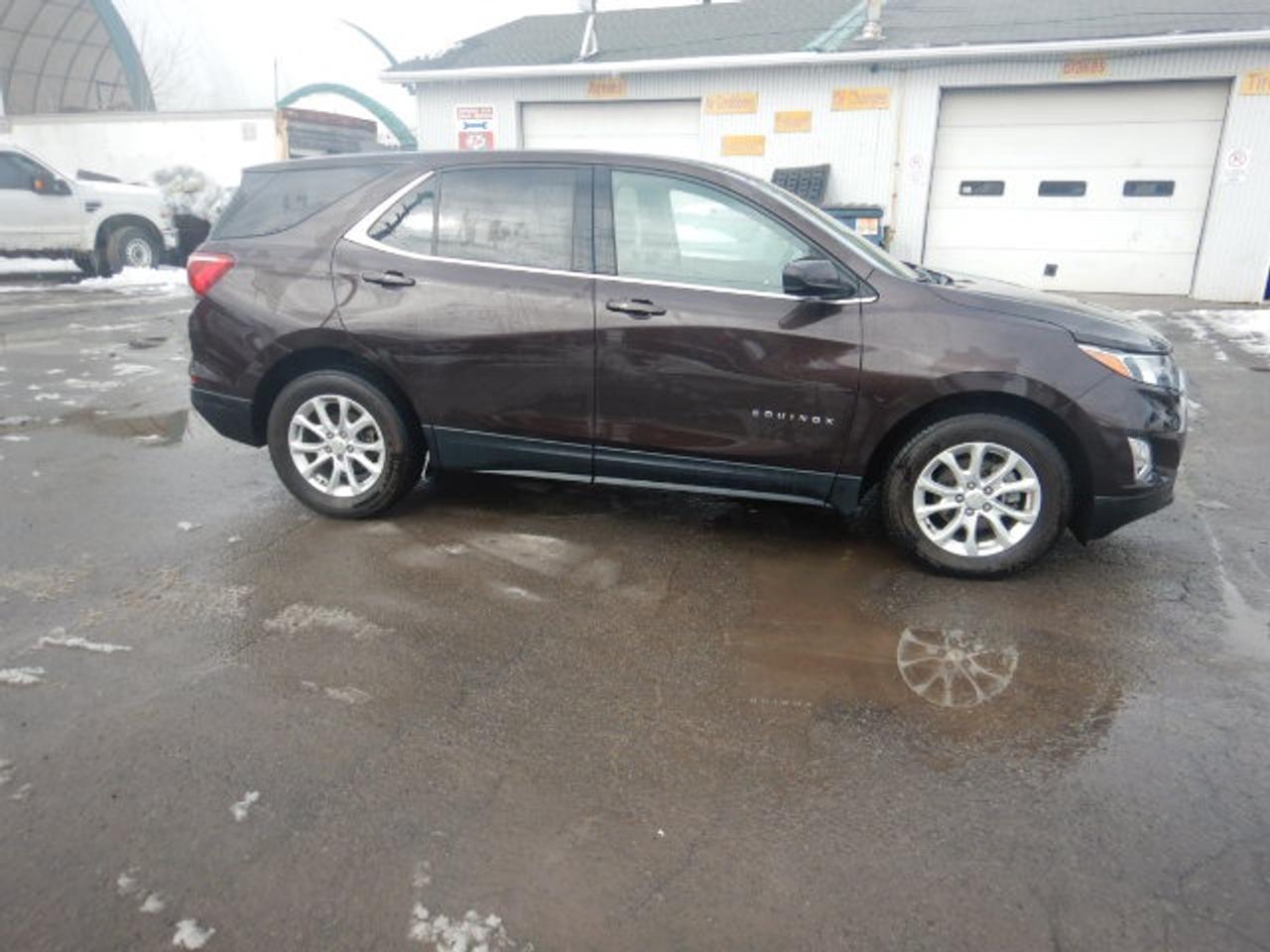 2020 Chevrolet Equinox LT Photo3