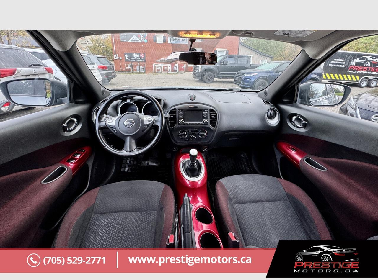 2016 Nissan Juke S Photo