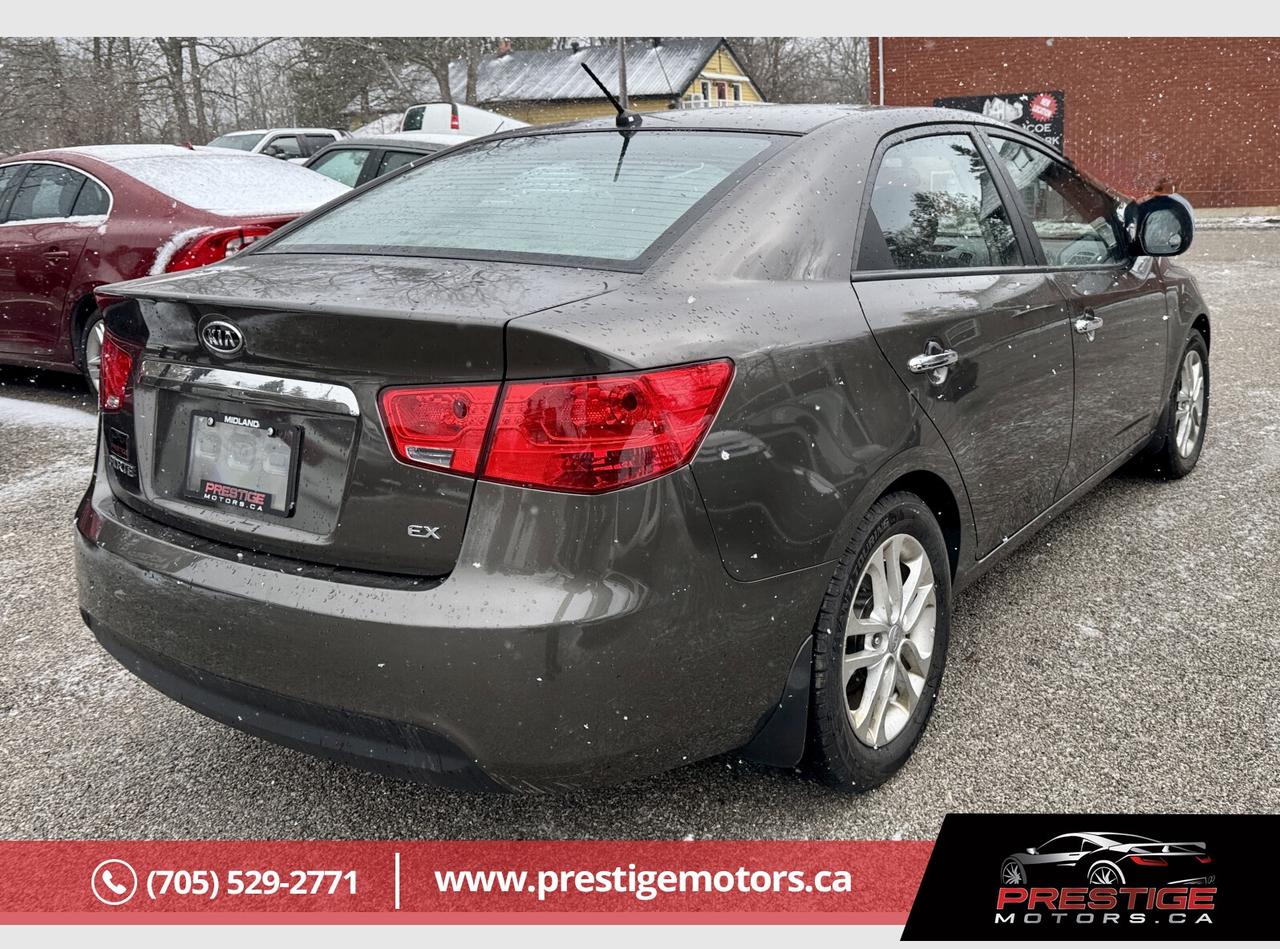 2012 Kia Forte EX Photo4