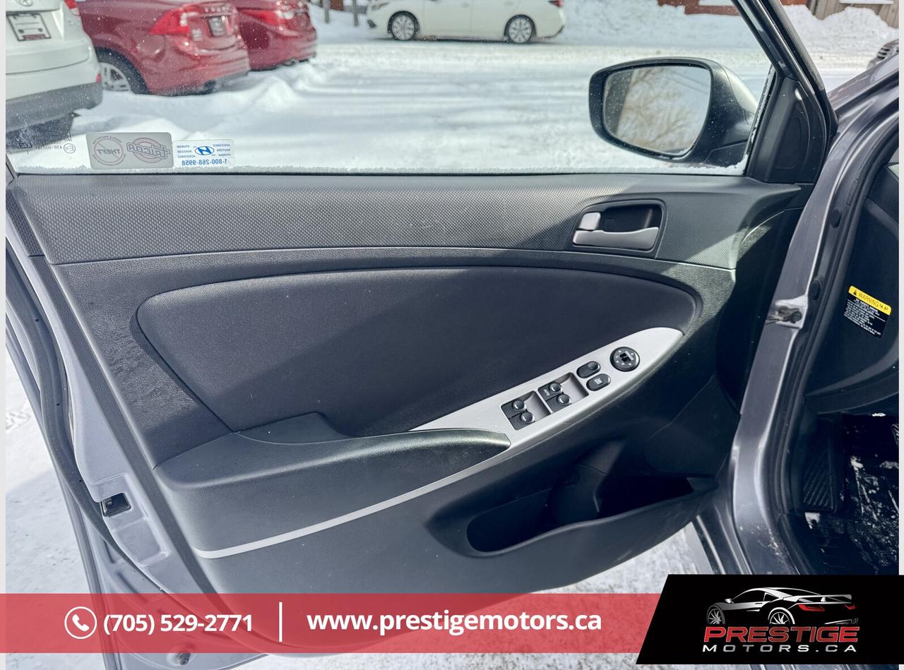 2016 Hyundai Accent SE Photo