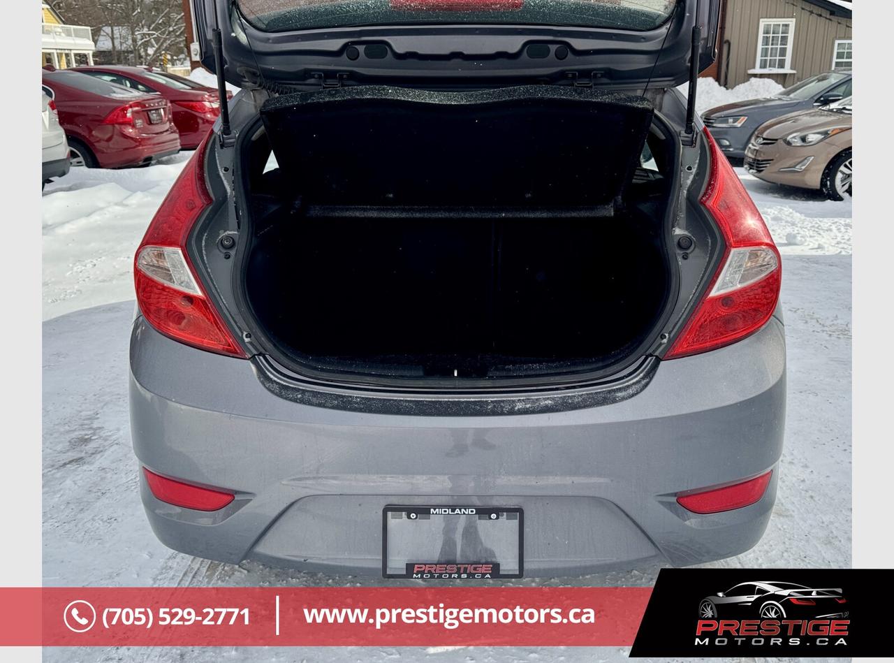 2016 Hyundai Accent SE Photo