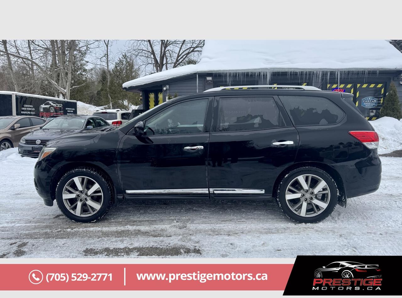 2013 Nissan Pathfinder SV Photo