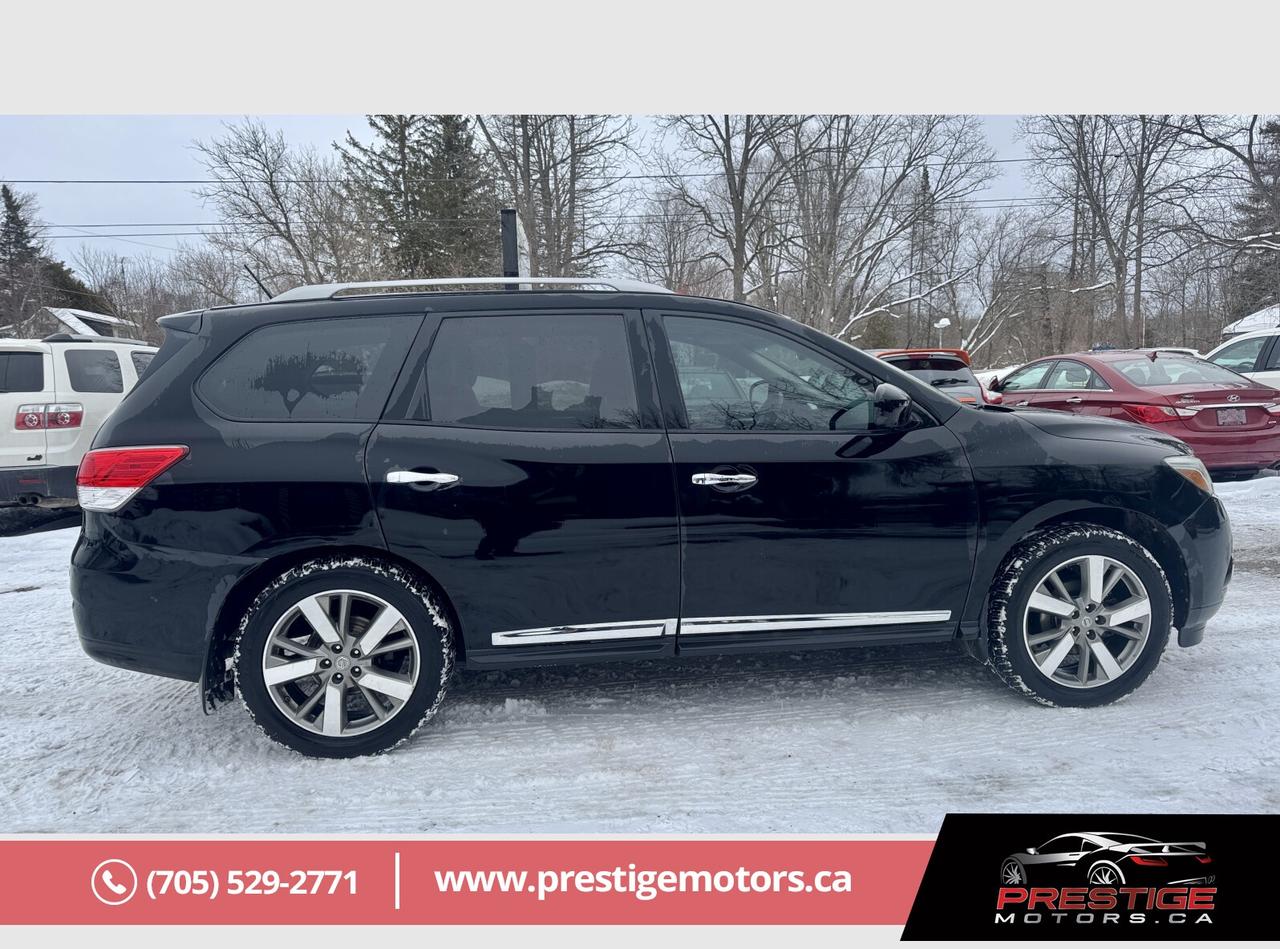 2013 Nissan Pathfinder SV Photo