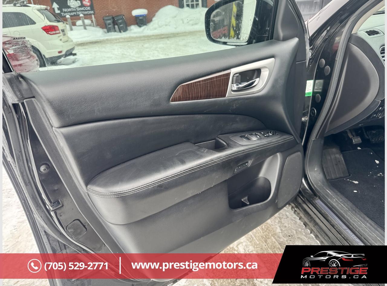 2013 Nissan Pathfinder SV Photo