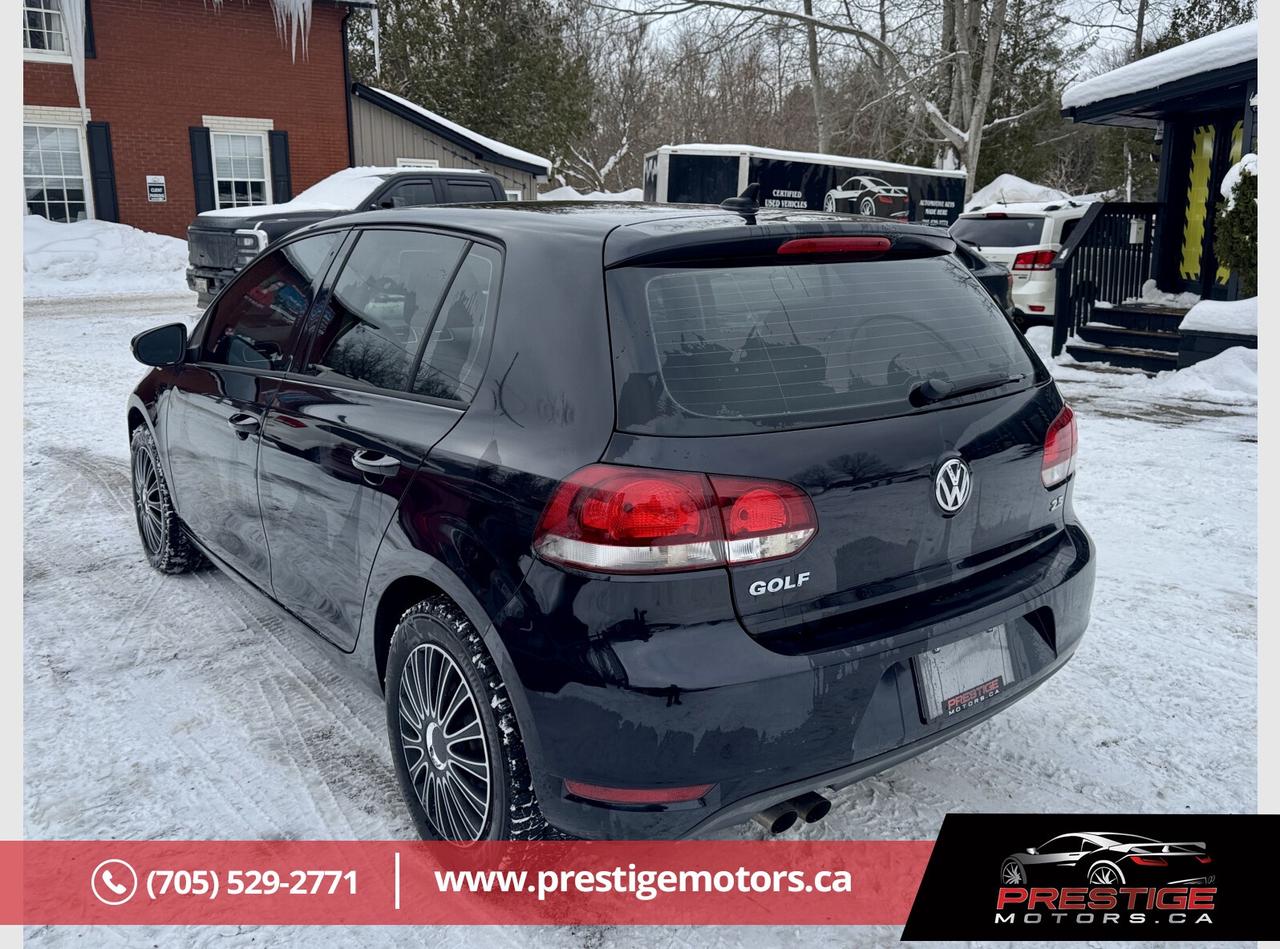 2010 Volkswagen Golf  Photo