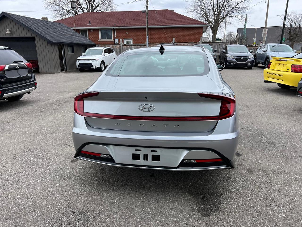 2022 Hyundai Sonata PREFERRED Photo3