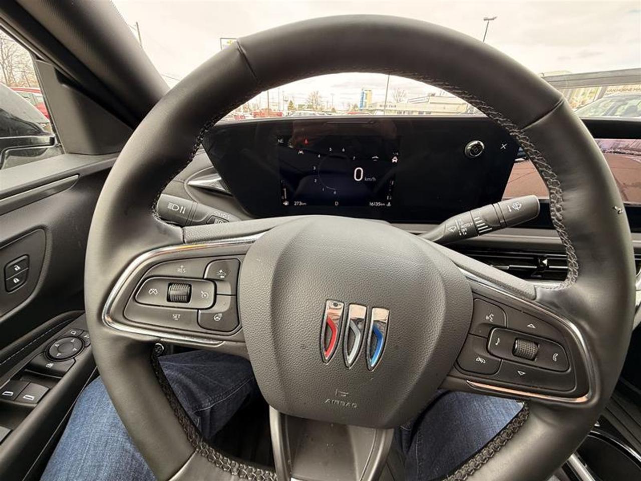 2025 Buick Envista FWD 4dr Avenir Photo