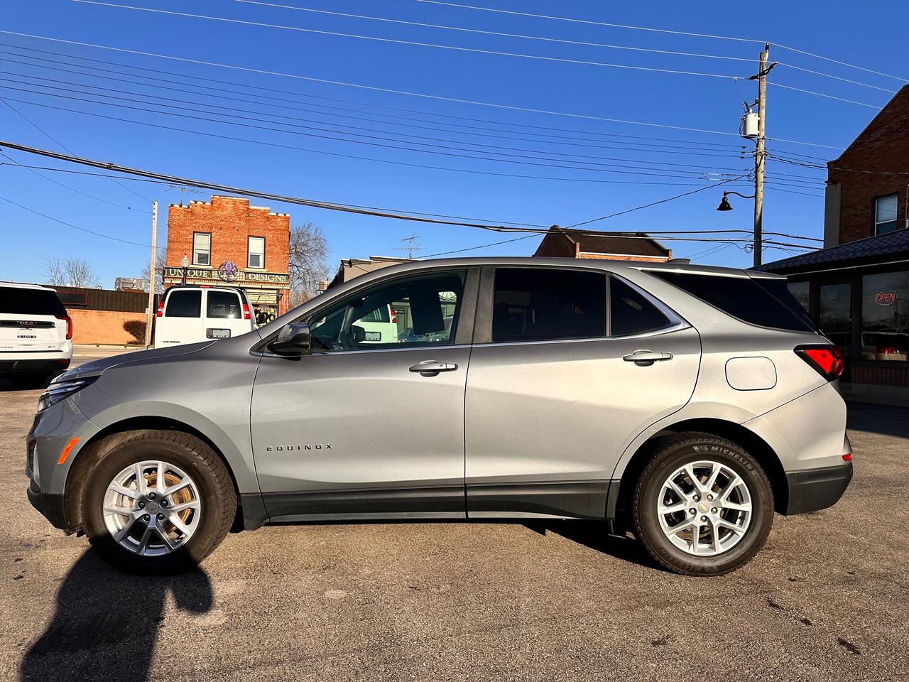 2023 Chevrolet Equinox LT, NO ACCIDENTS, POWER & HEATED SEATS!, CARPLAY! Photo