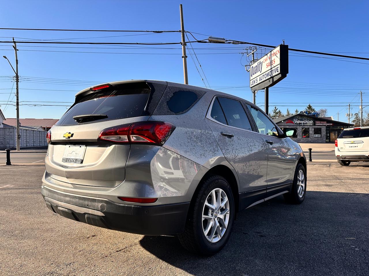 2023 Chevrolet Equinox LT AWD Photo4