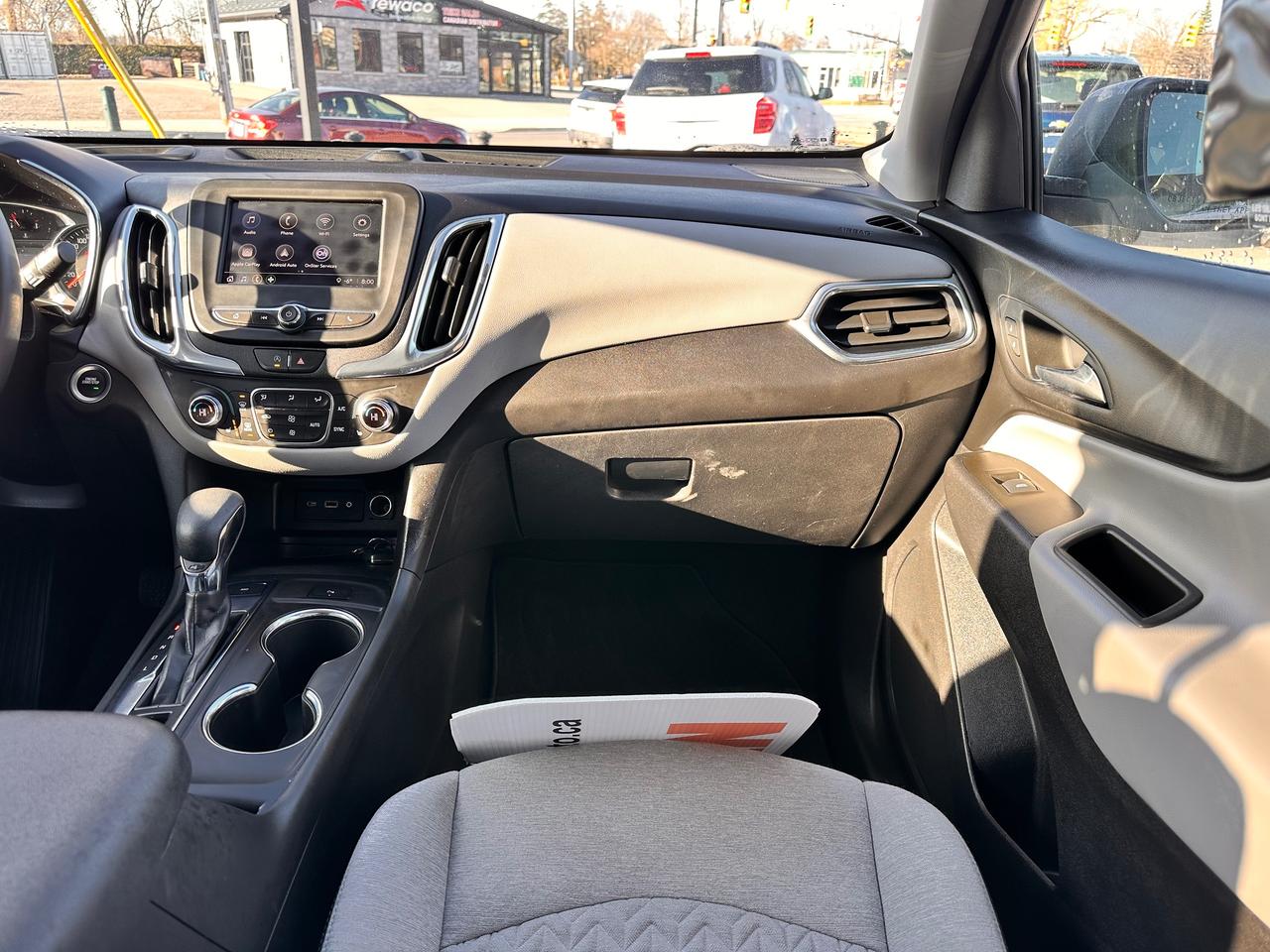 2023 Chevrolet Equinox LT, NO ACCIDENTS, POWER & HEATED SEATS!, CARPLAY! Photo