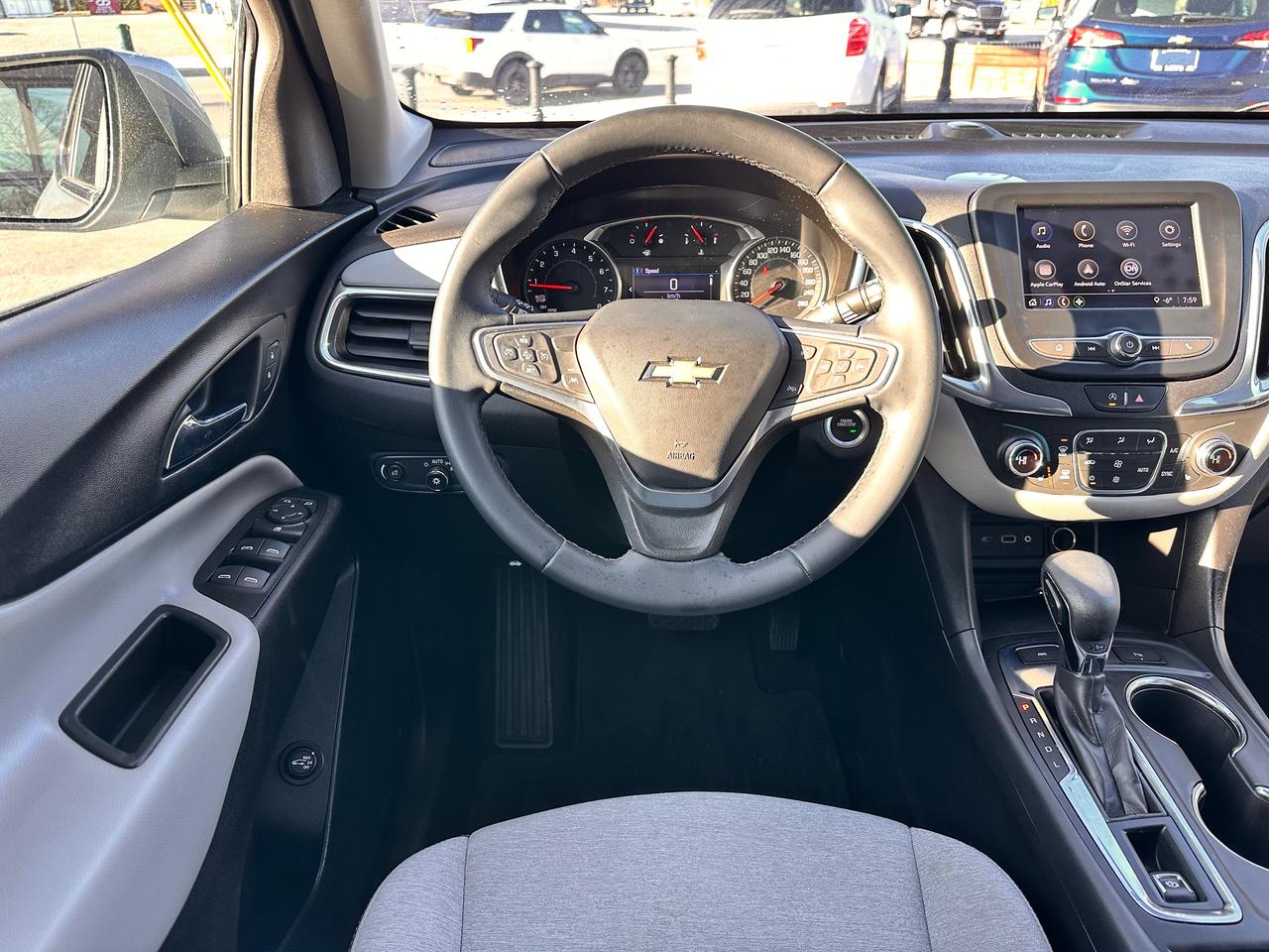 2023 Chevrolet Equinox LT, NO ACCIDENTS, POWER & HEATED SEATS!, CARPLAY! Photo