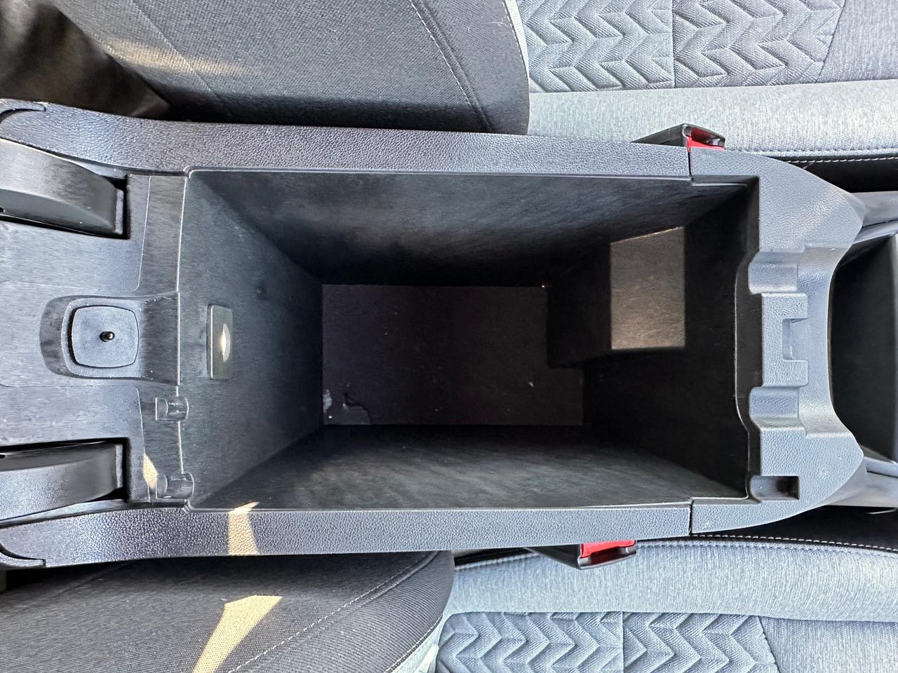 2023 Chevrolet Equinox LT, NO ACCIDENTS, POWER & HEATED SEATS!, CARPLAY! Photo