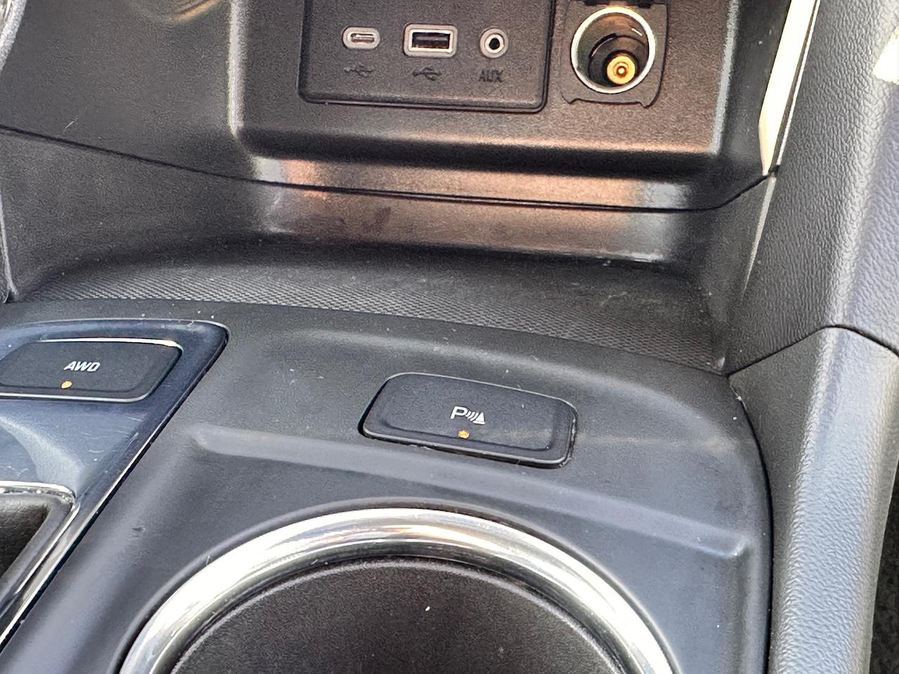 2023 Chevrolet Equinox LT, NO ACCIDENTS, POWER & HEATED SEATS!, CARPLAY! Photo