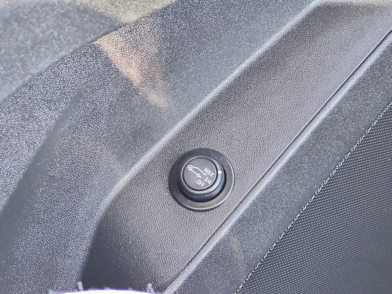 2023 Chevrolet Equinox LT, NO ACCIDENTS, POWER & HEATED SEATS!, CARPLAY! Photo