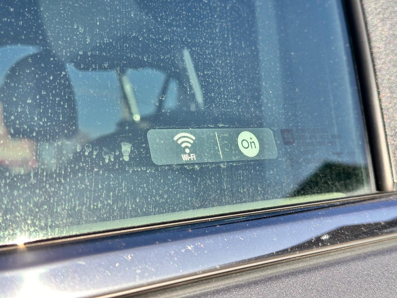 2023 Chevrolet Equinox LT, NO ACCIDENTS, POWER & HEATED SEATS!, CARPLAY! Photo