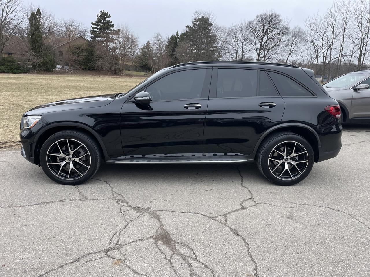 2022 Mercedes-Benz GLC-Class GLC300 4MATIC *LOADED Photo