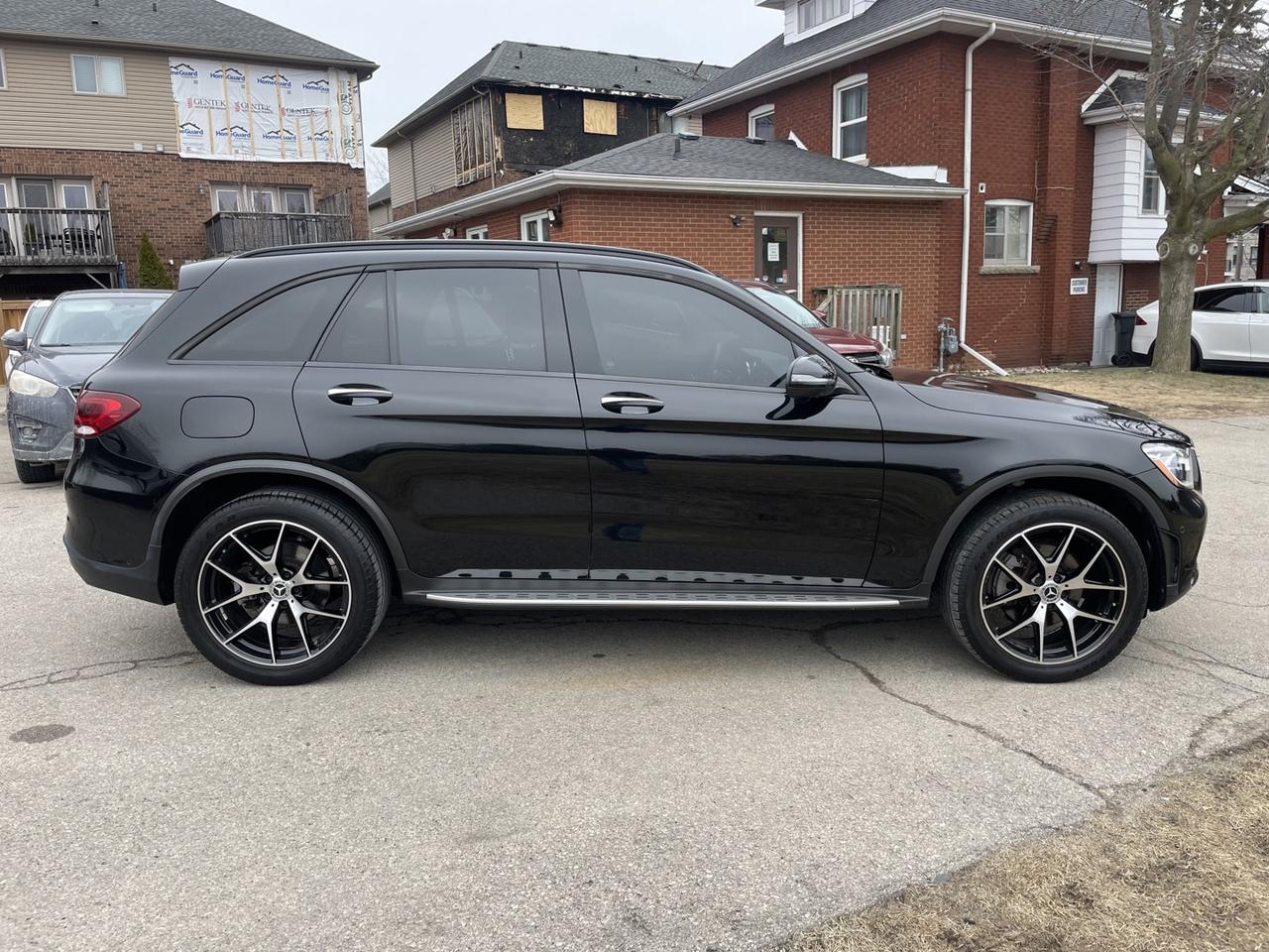 2022 Mercedes-Benz GLC-Class GLC300 4MATIC *LOADED Photo