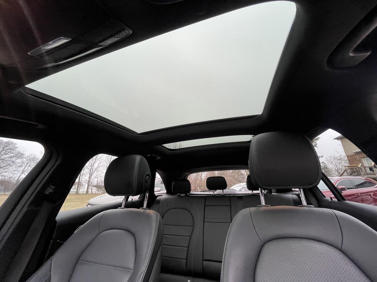 2022 Mercedes-Benz GLC-Class GLC300 4MATIC *LOADED Photo