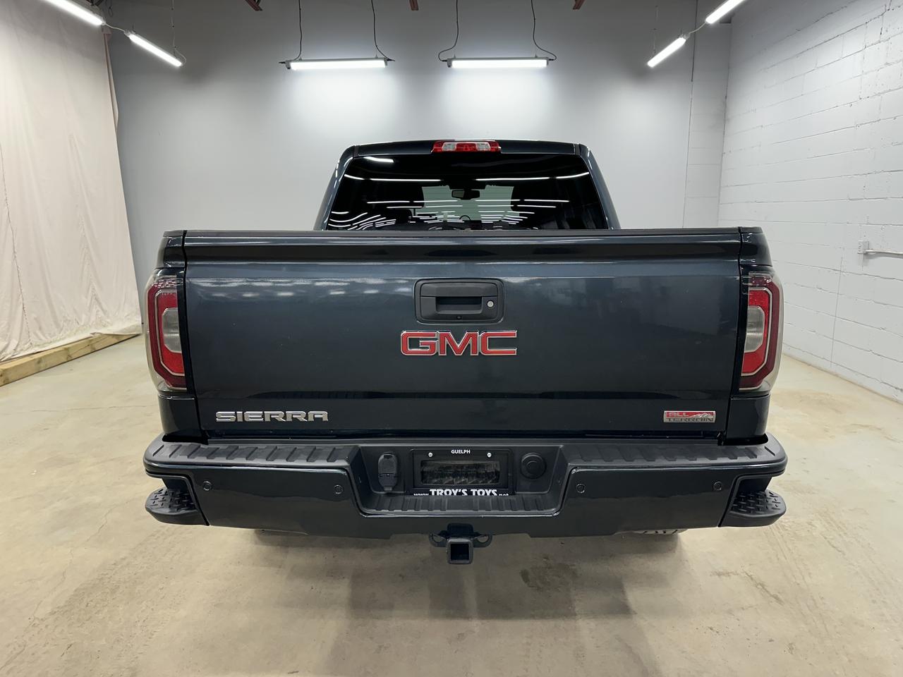 2018 GMC Sierra 1500 SLT Photo2