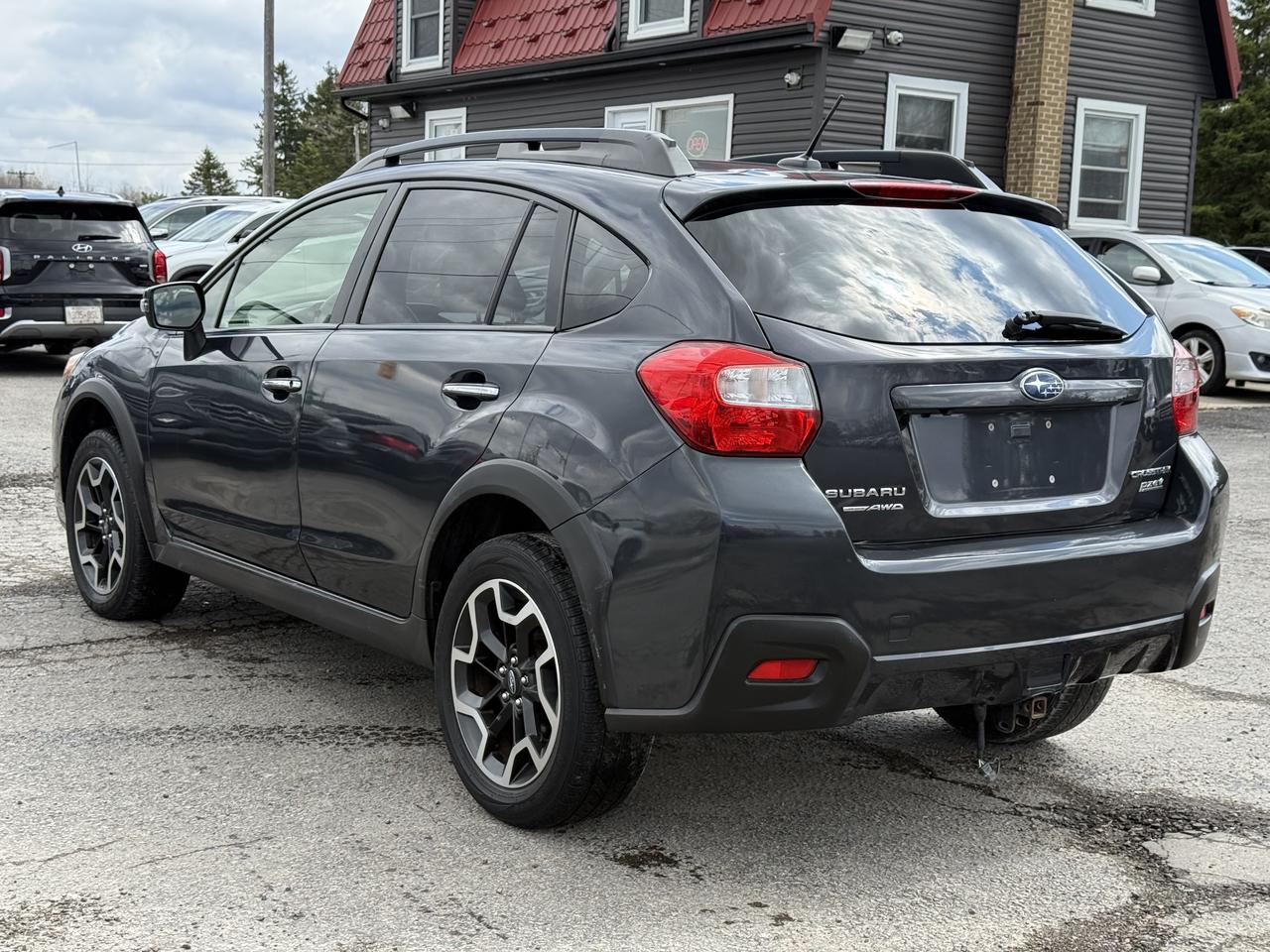 2017 Subaru Crosstrek Limited Photo4