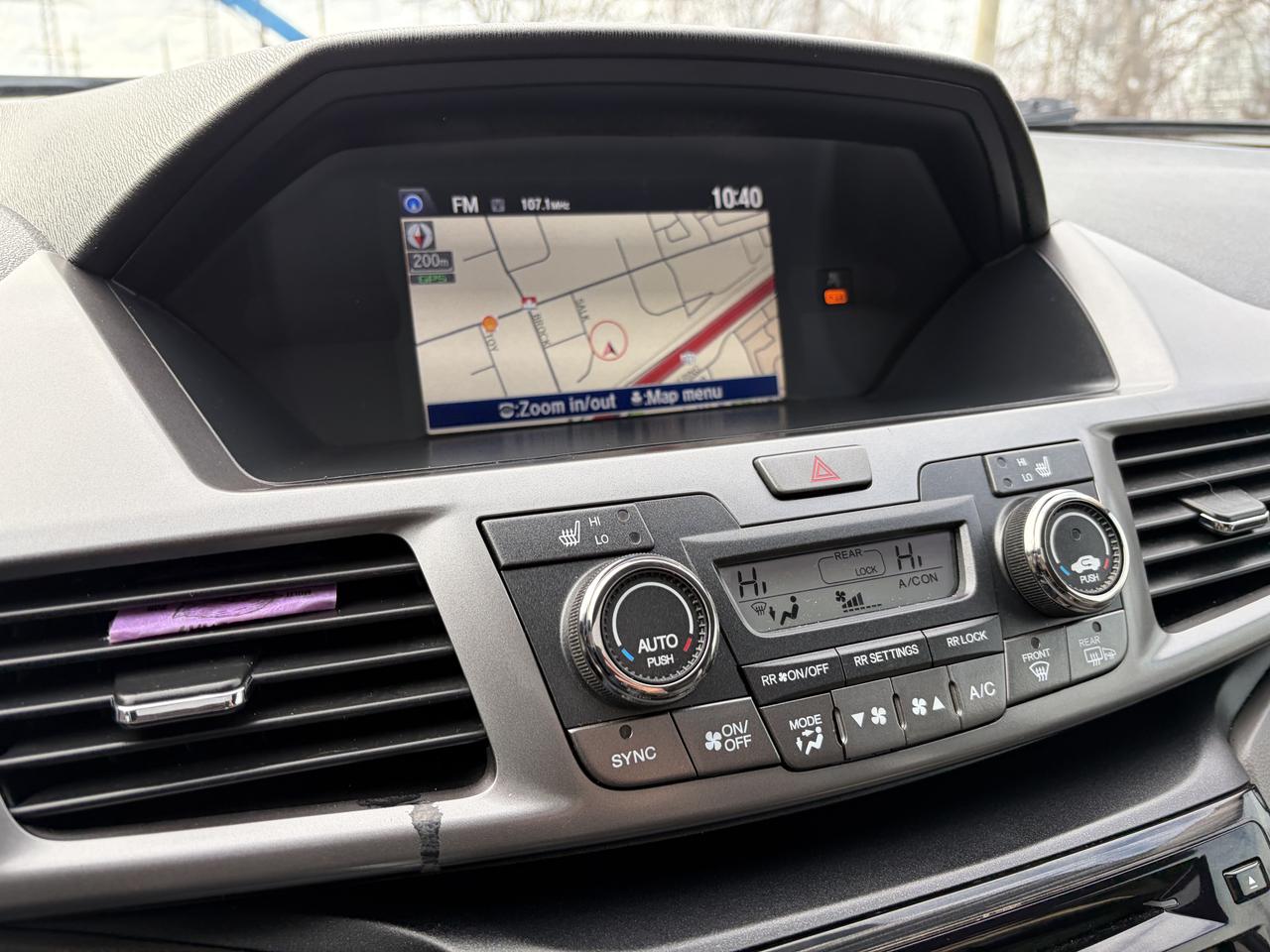 2015 Honda Odyssey Touring w/RES & Navi Photo