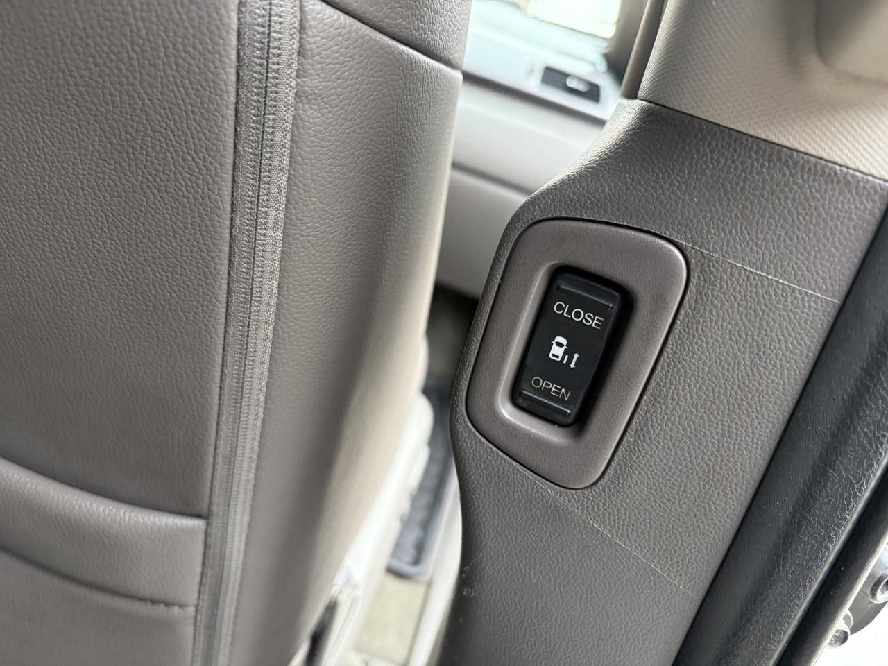 2015 Honda Odyssey Touring w/RES & Navi Photo