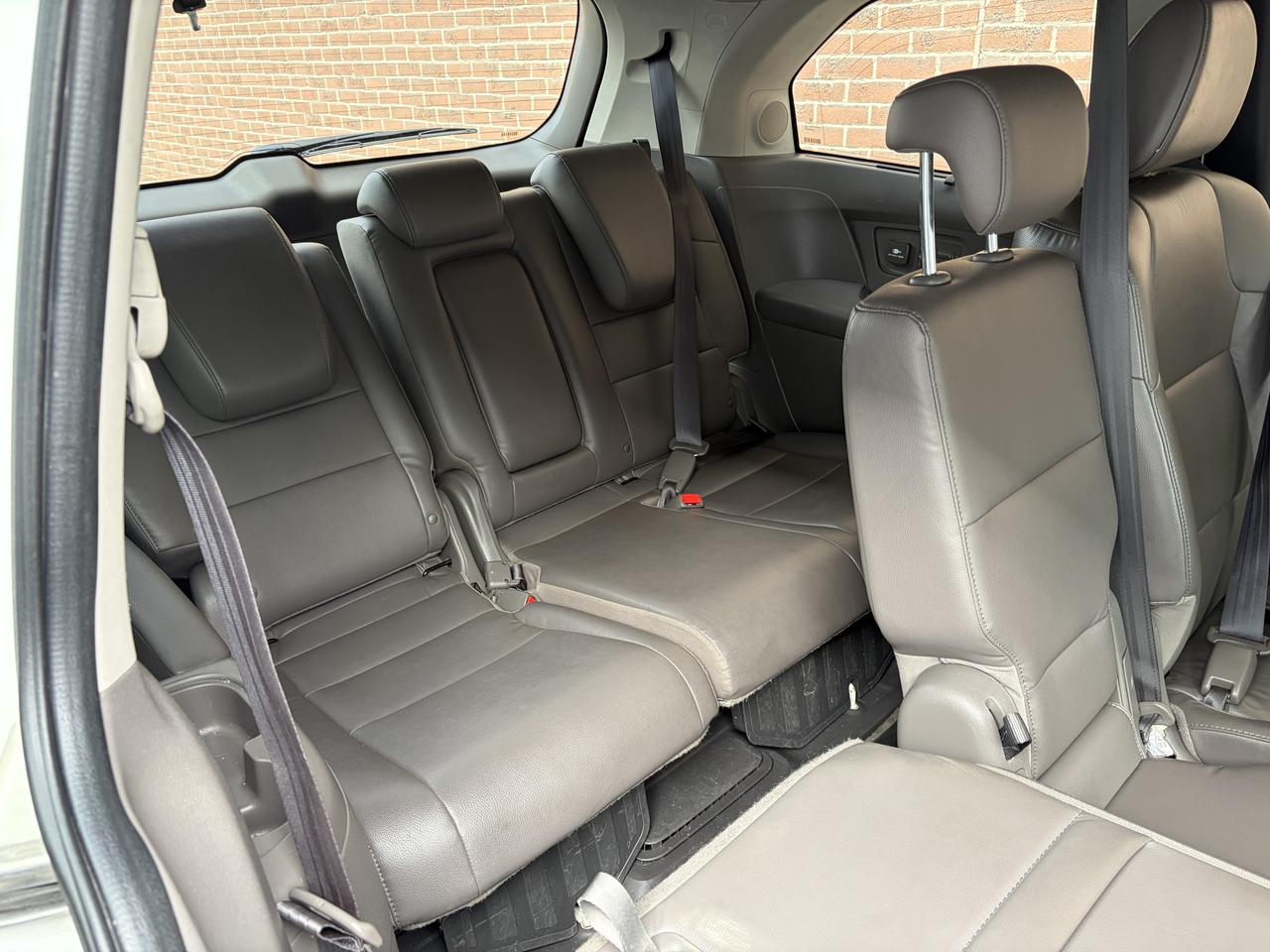 2015 Honda Odyssey Touring w/RES & Navi Photo