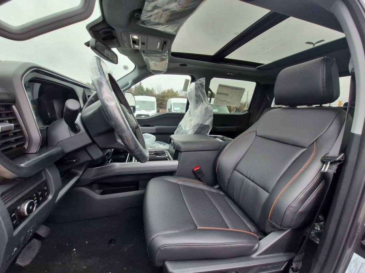2026 Ford F-250 LARIAT, PREMIUM PKG, MOONROOF, BLACK PKG Photo