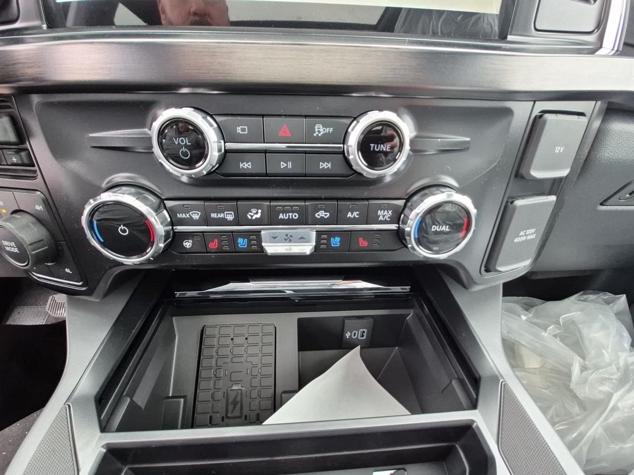 2026 Ford F-250 LARIAT, PREMIUM PKG, MOONROOF, BLACK PKG Photo
