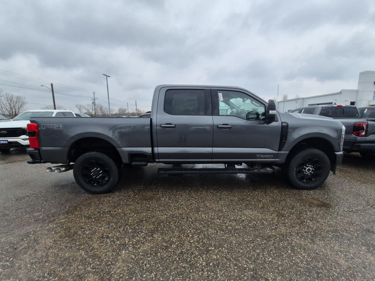 2026 Ford F-250 LARIAT, PREMIUM PKG, MOONROOF, BLACK PKG Photo3