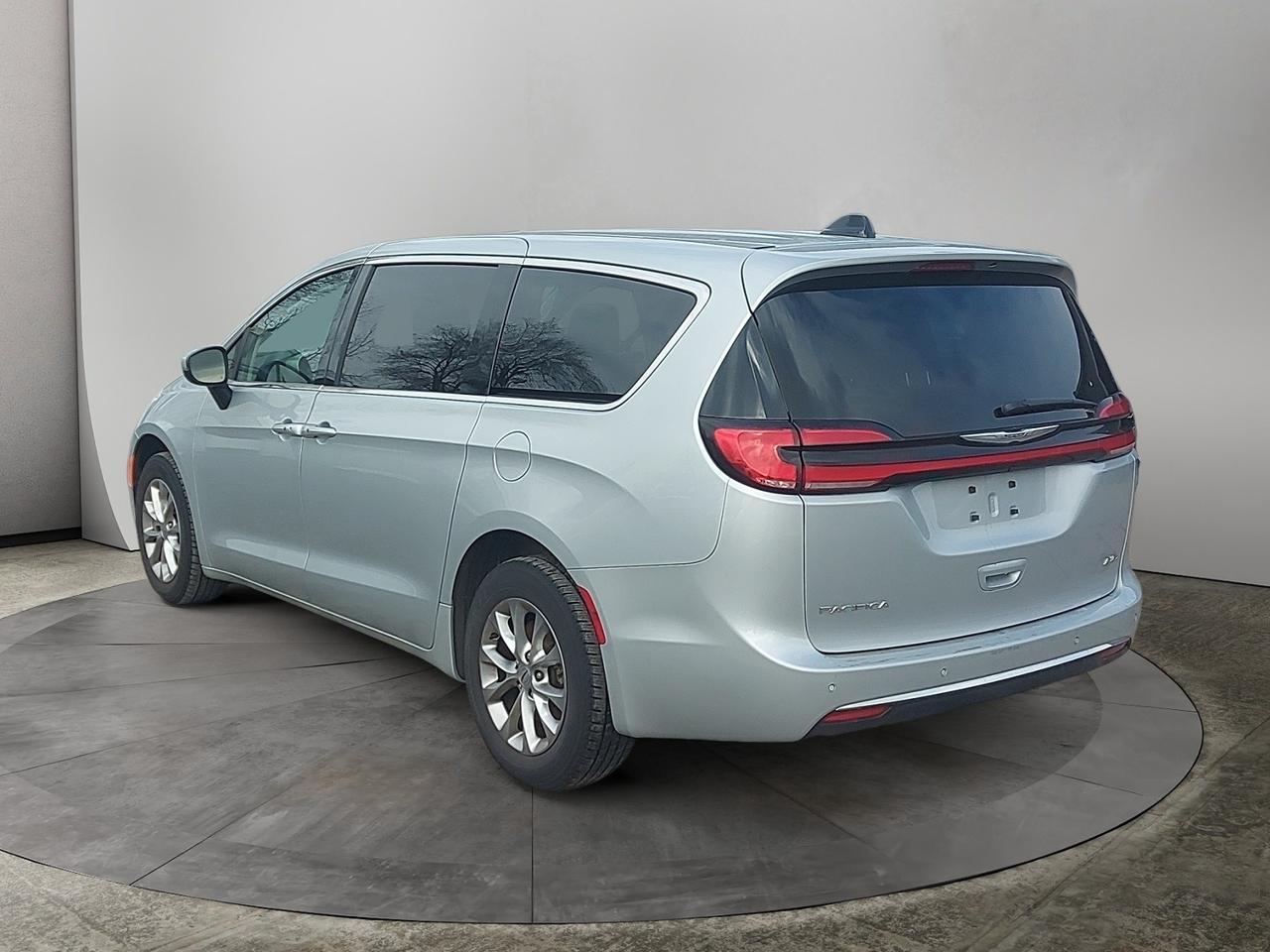 2023 Chrysler Pacifica Touring L Photo