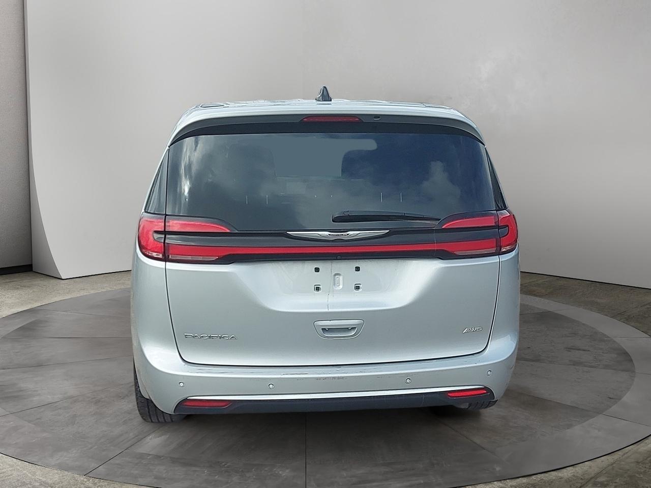 2023 Chrysler Pacifica Touring L Photo