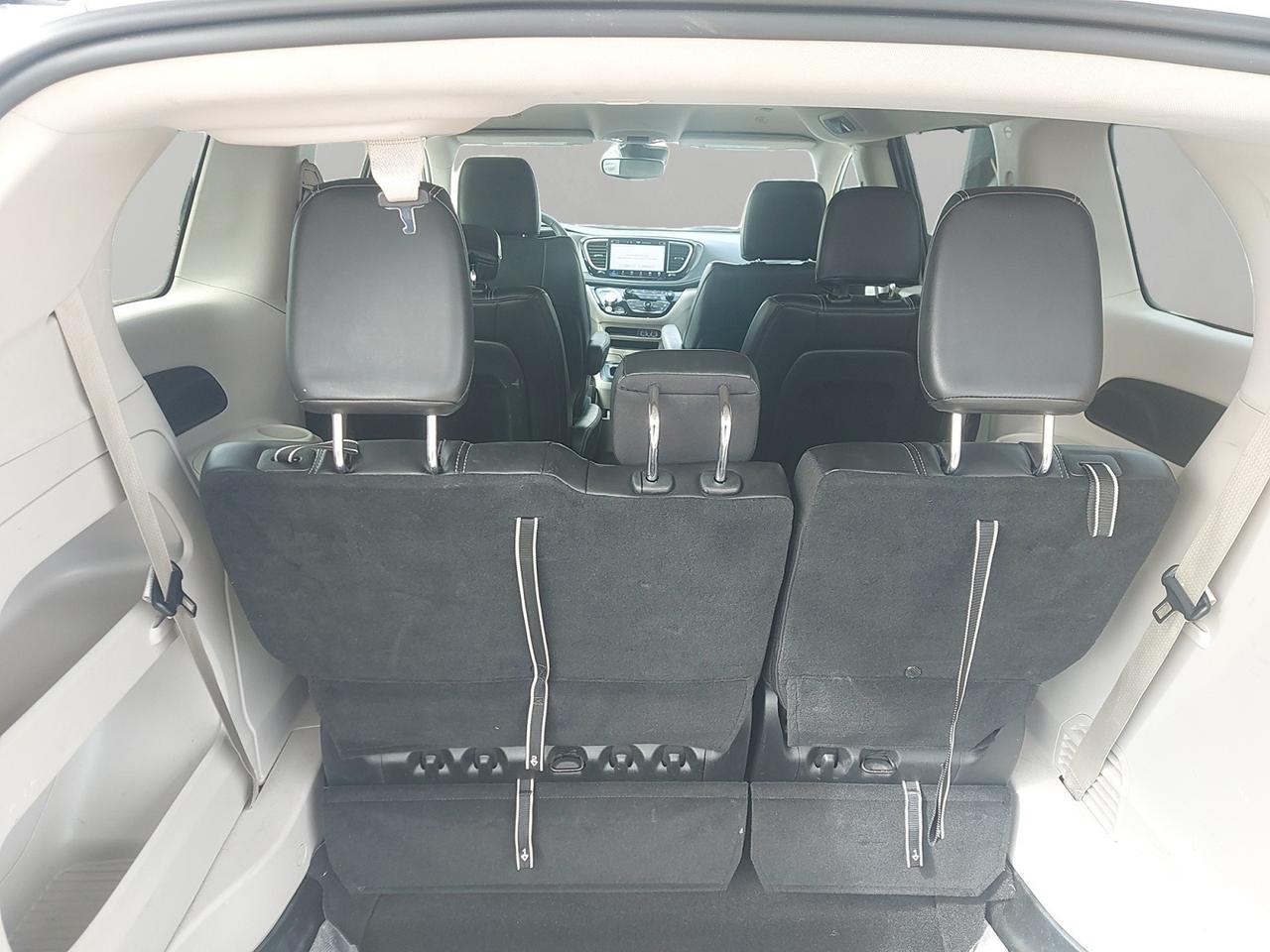 2023 Chrysler Pacifica Touring L Photo