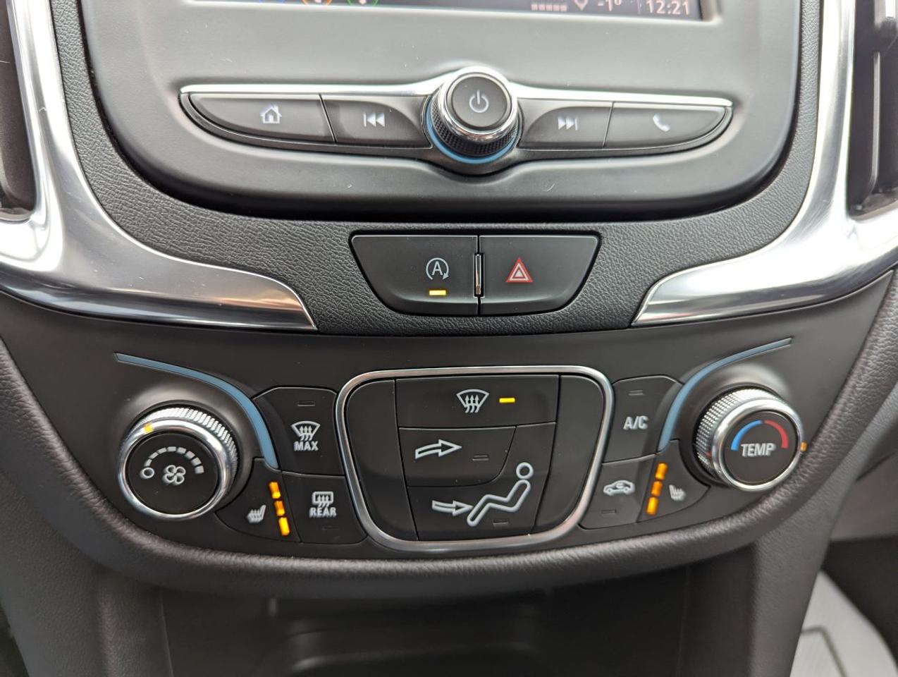2023 Chevrolet Equinox LT WITH APPLE CARPLAY/GREAT GAS MILEAGE!! Photo