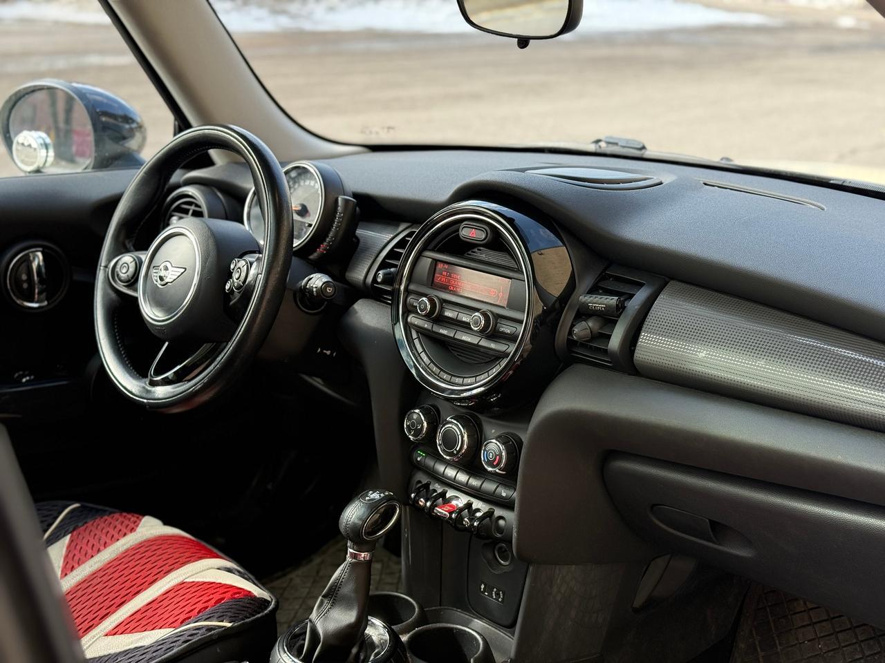 2016 MINI Cooper 3-Door Hatchback Photo