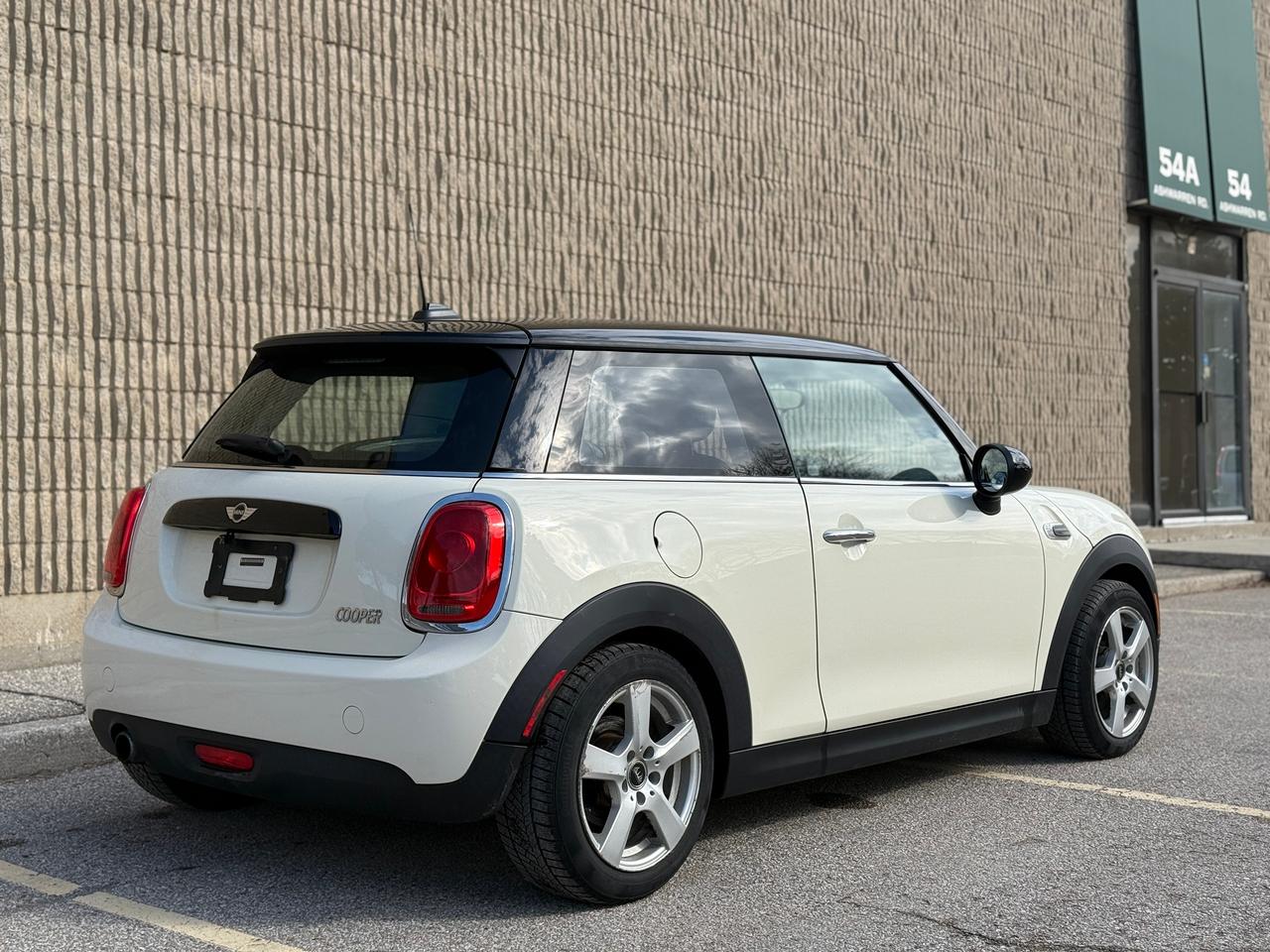 2016 MINI Cooper 3-Door Hatchback Photo