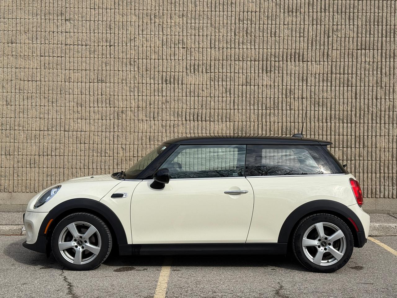 2016 MINI Cooper 3-Door Hatchback Photo