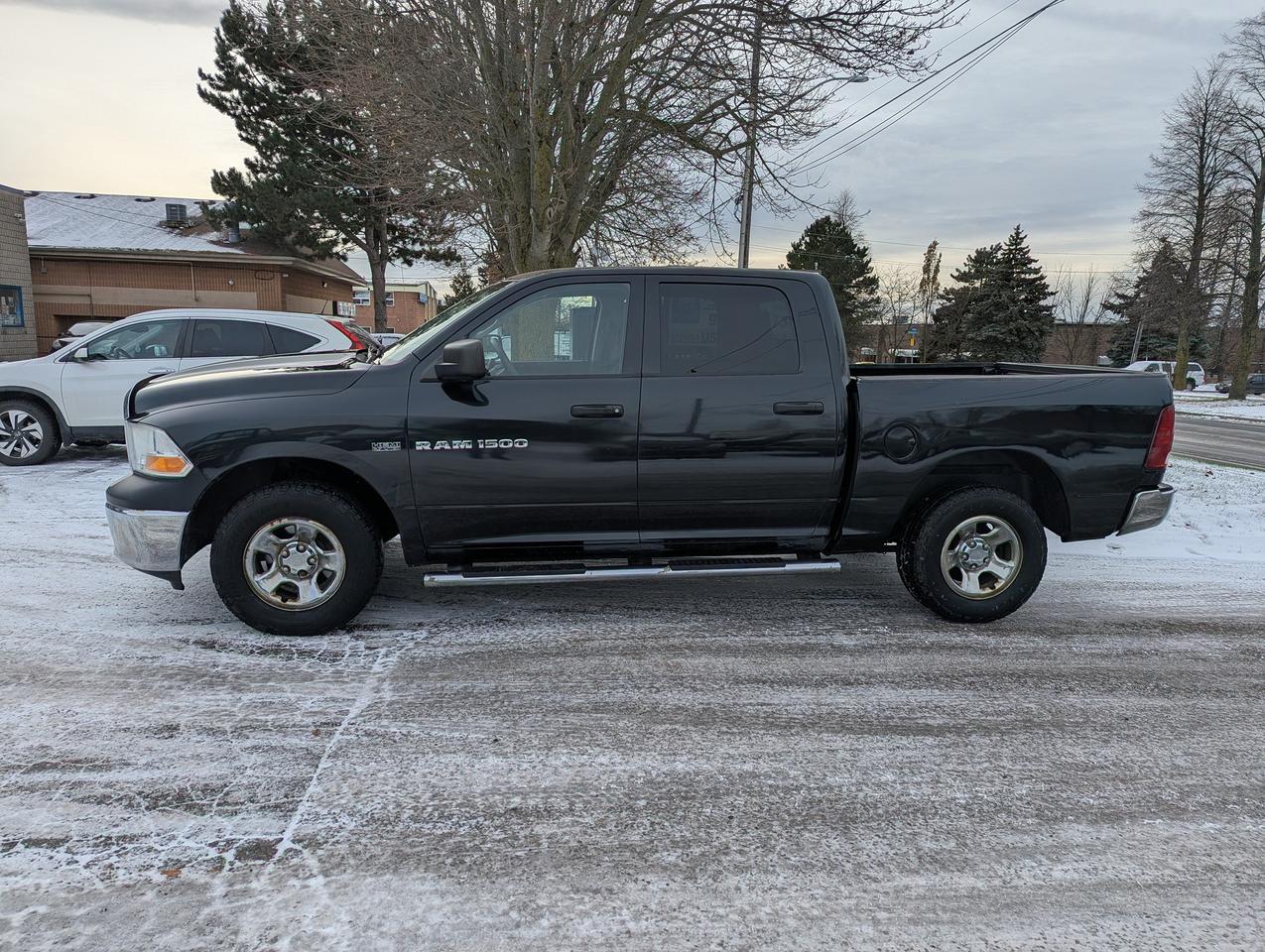 2011 Dodge Ram 1500 "One OWNER 4X4" certified + FREE 6M warranty Photo3