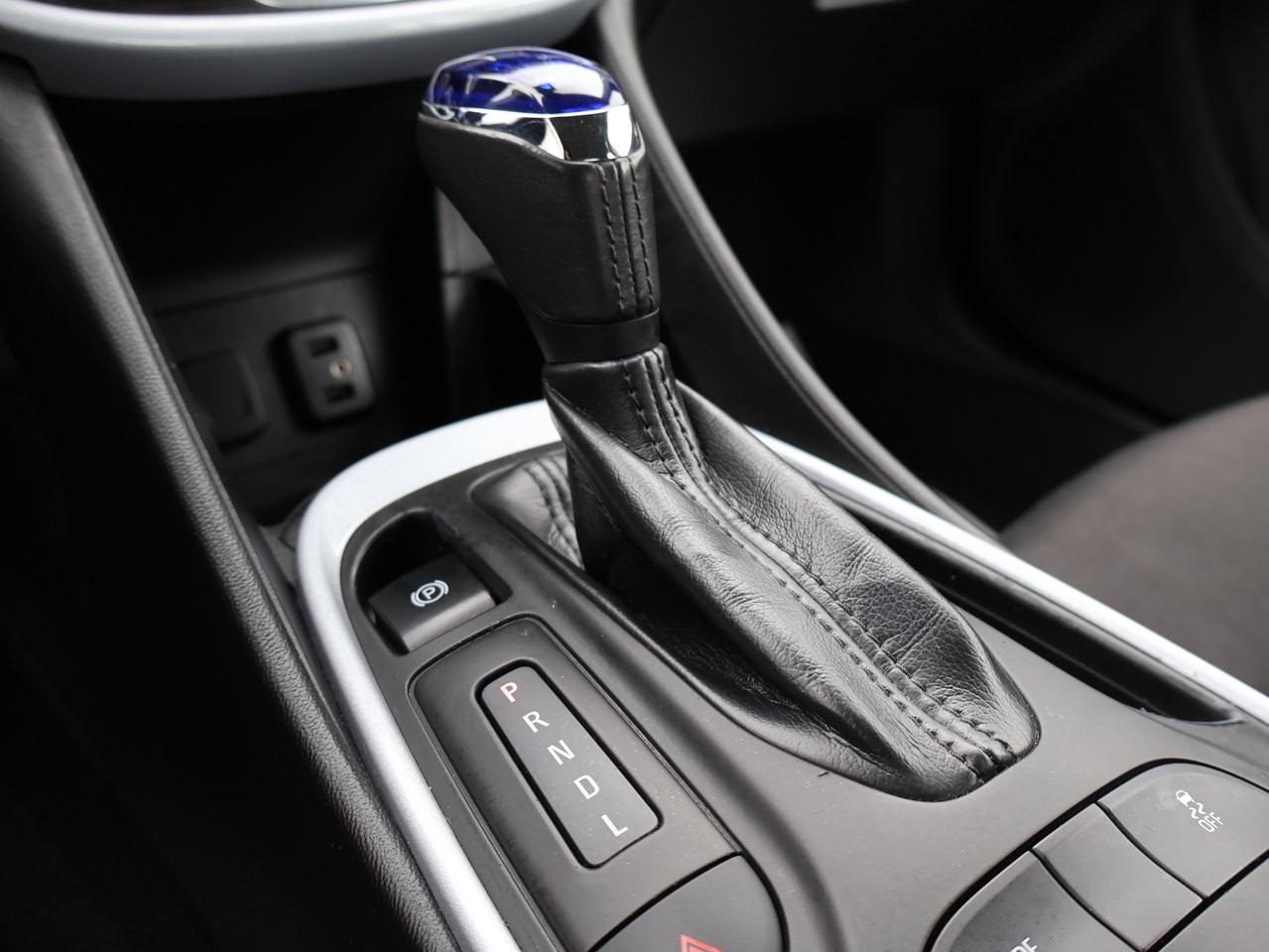 2018 Chevrolet Volt LT PLUG-IN CERTIFIED CAMERA BLUETOOTH HEATED SEATS CRUISE ALLOYS Photo