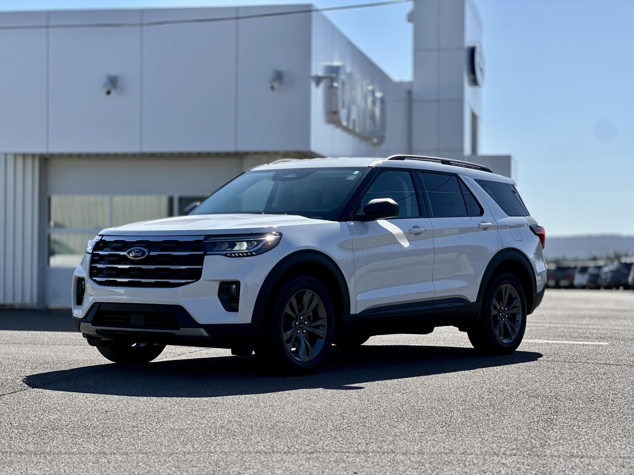 2026 Ford Explorer Active w/200A Pkg 4WD Photo3