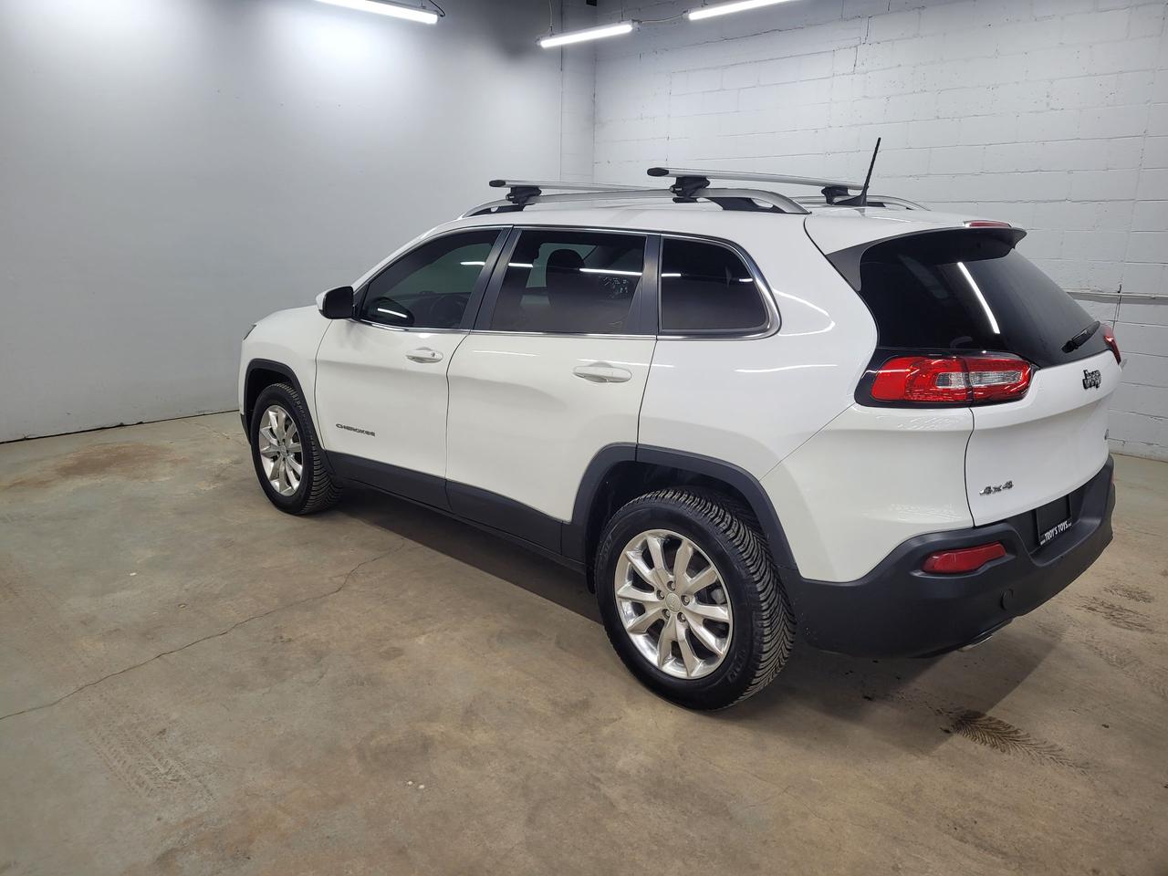 2018 Jeep Cherokee North Photo23