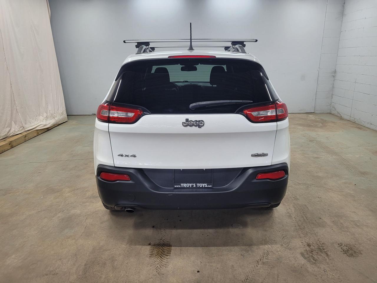 2018 Jeep Cherokee North Photo4