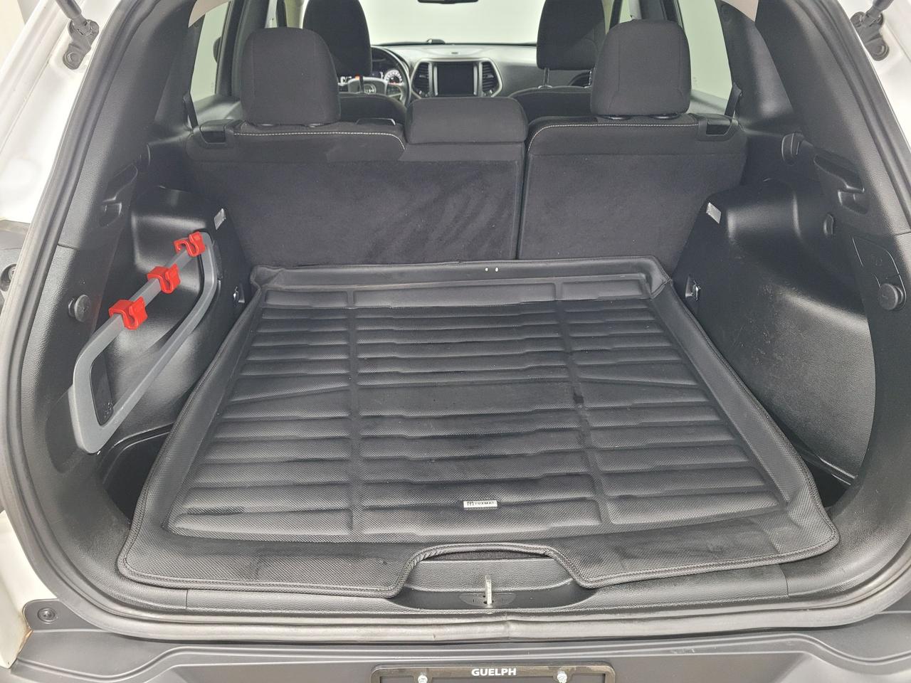 2018 Jeep Cherokee North Photo28