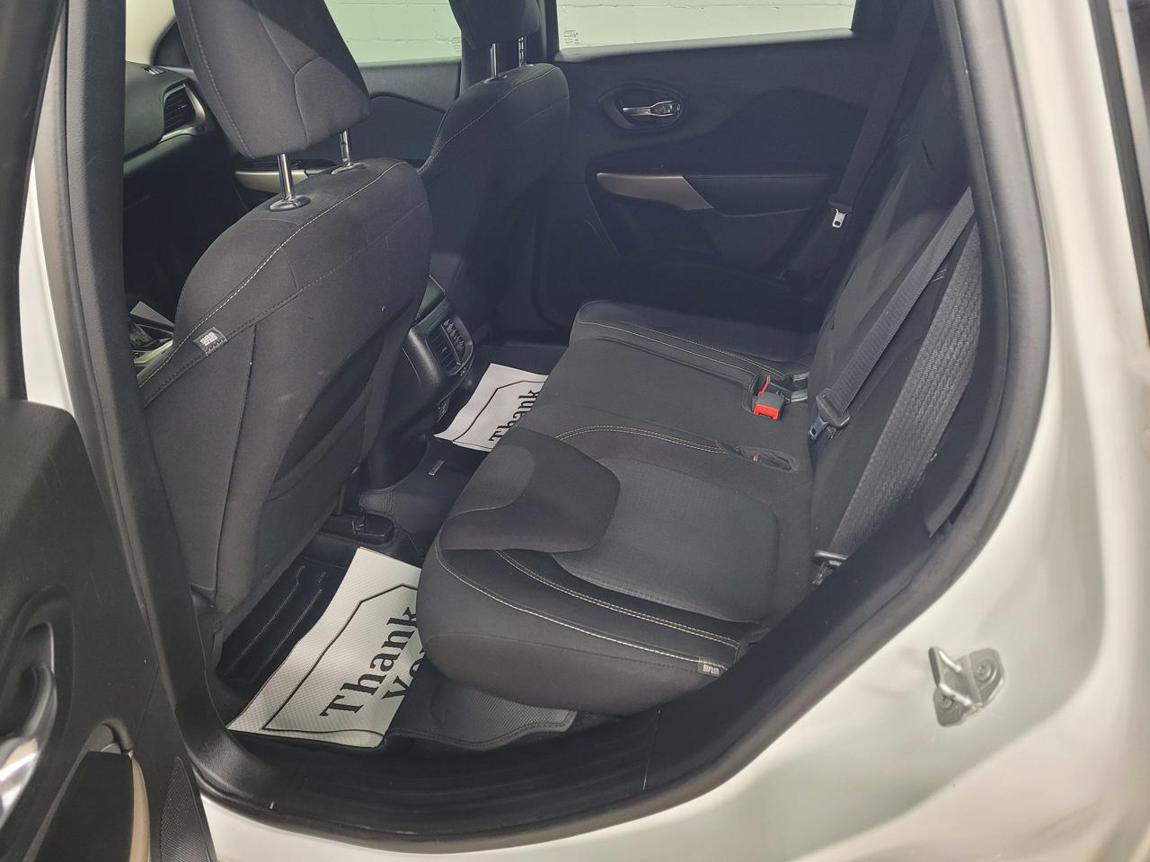 2018 Jeep Cherokee North Photo10